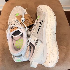 SOLD - NWT Nike Hippie Women’s Sneakers